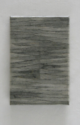 ESTRATOS GRISES 24&times;16 cm &Oacute;leo s/papel, rasgado a mano y encolado s/lienzo 2006