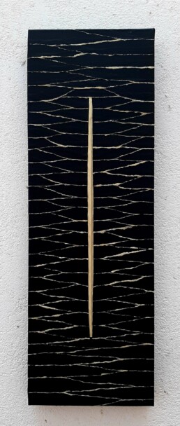 ESTRATOS Y MATICES 90 &times; 30 papel pintado con &oacute;leo, rasgado a mano y encolado s/lienzo 2024